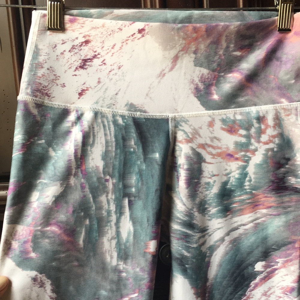 Fabletic legging small marbled coloring.